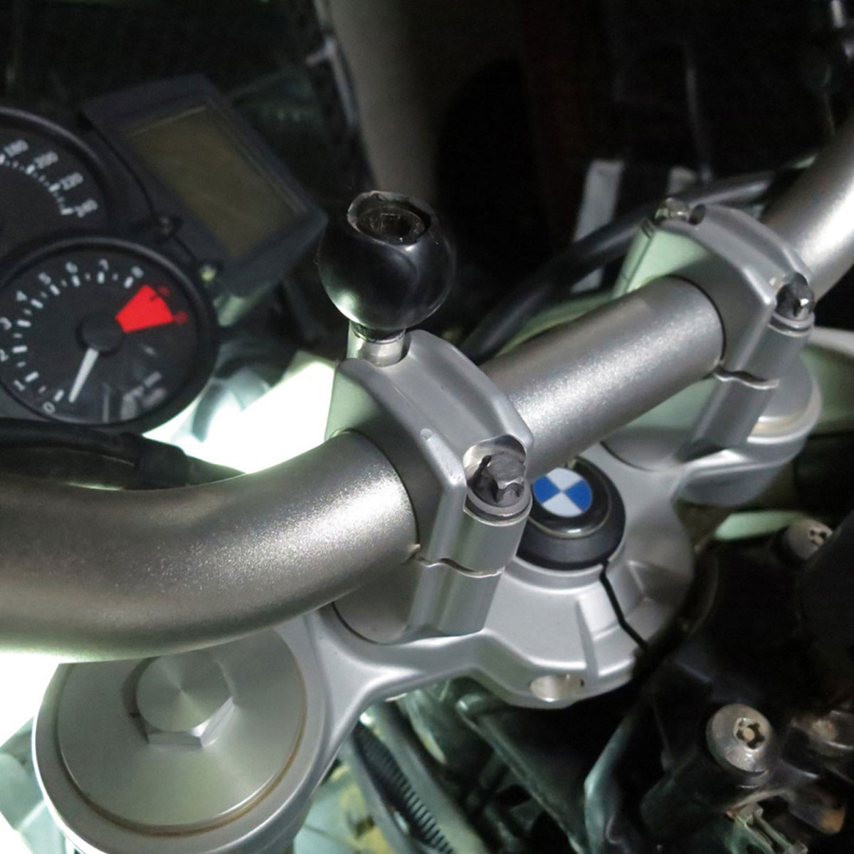 RAM Mounts B-size motorcycle handlebar clamp base with M8 bolts (RAM-B-367U) – another angle