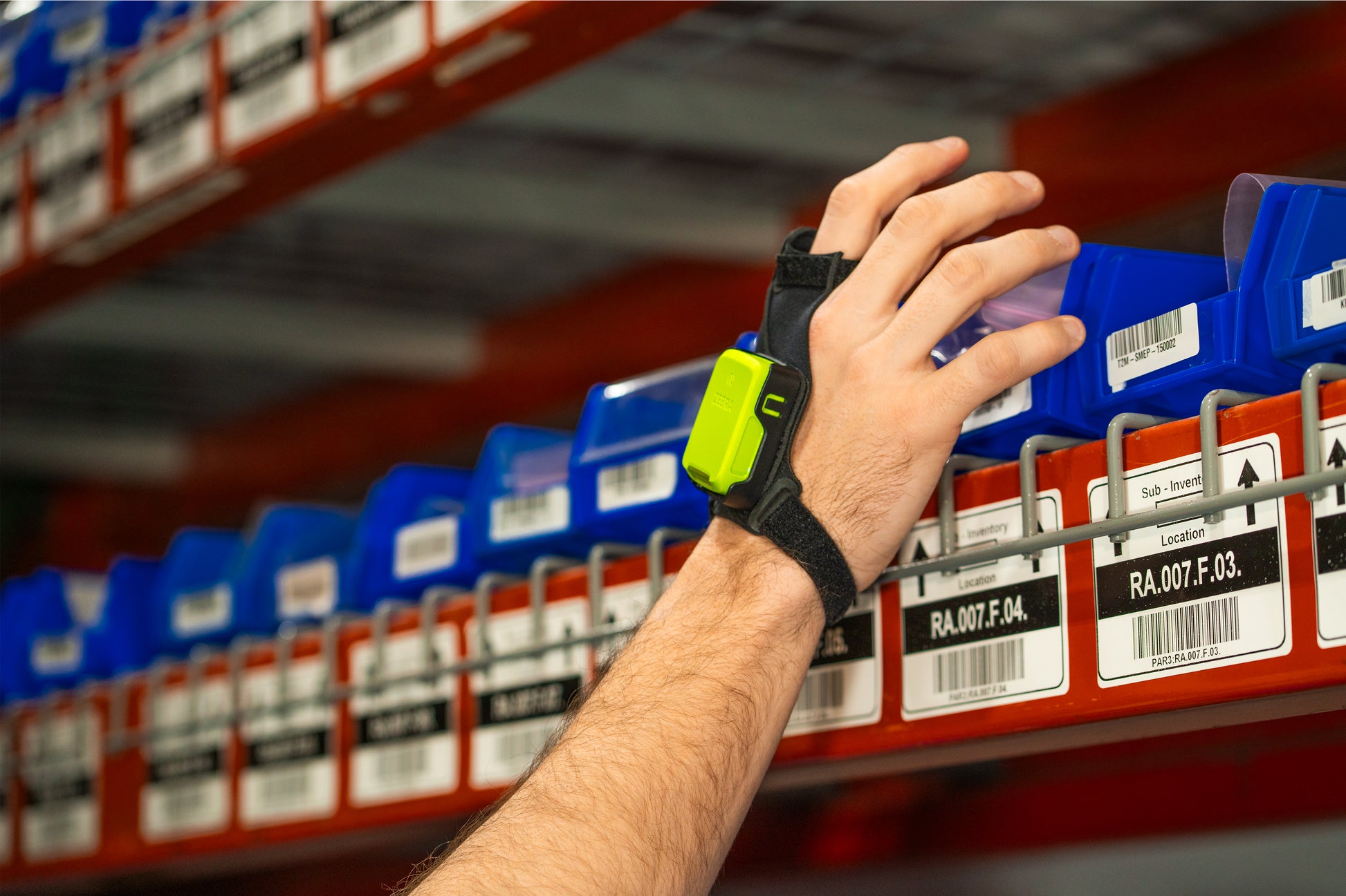 Zebra RS2100 Wearable Barcode Scanner in use (RS21C0-TS00ZWR)